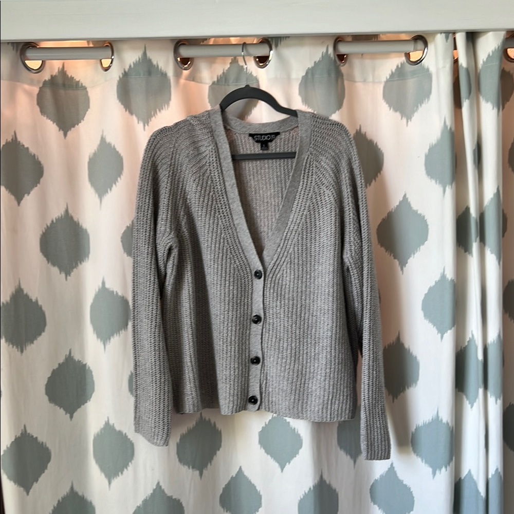 Elegant Gray Women's Cardigan Sweater
